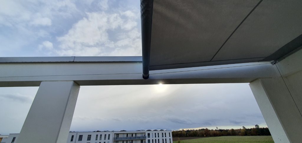 Terrasse Ergänzung Sonnenschutz Shadesign Twister Segel